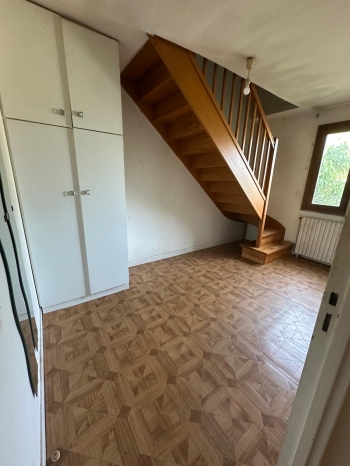 Escalier en bois complet avec rampe